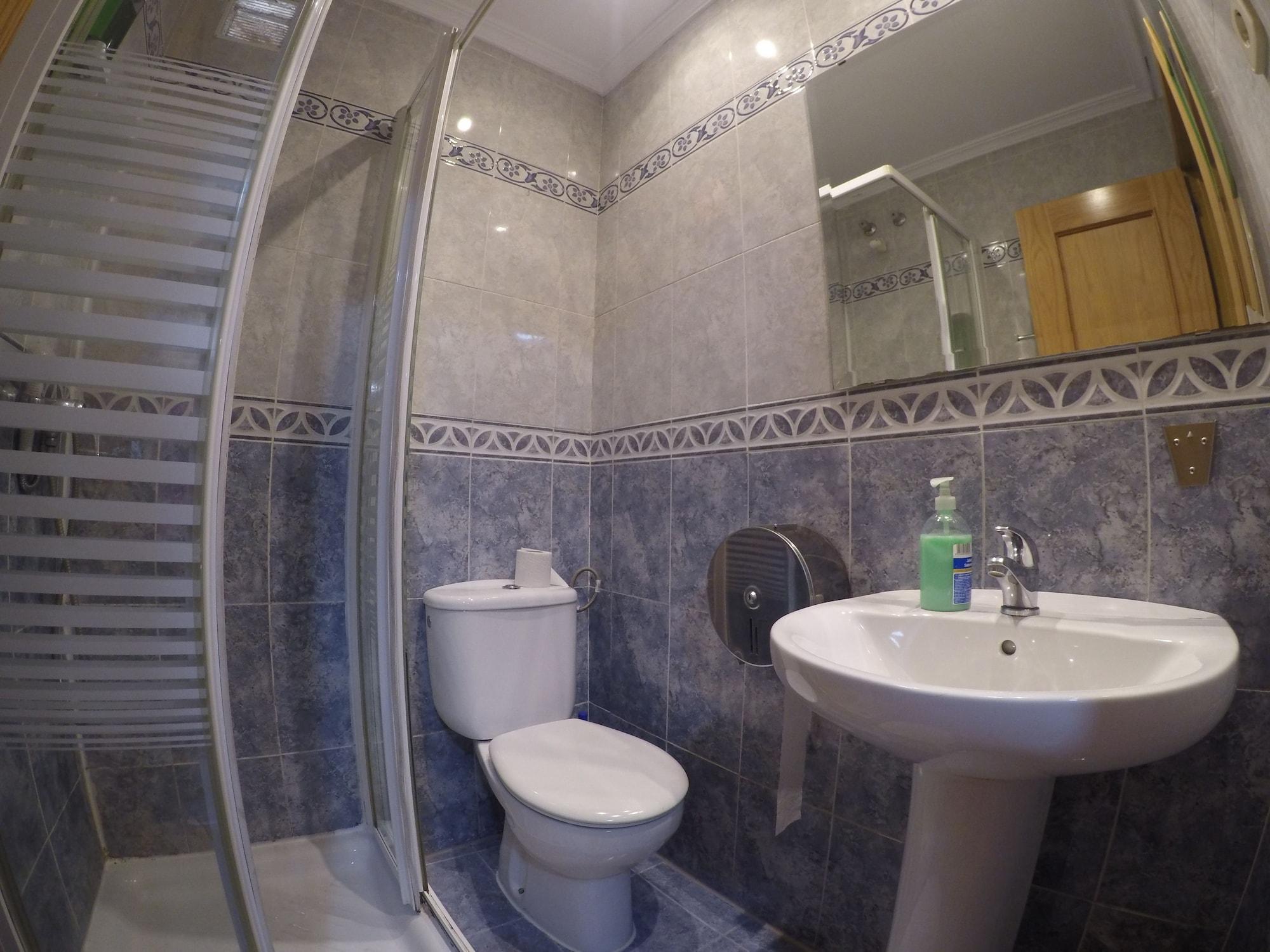 Rc Miguel Angel Hostel Madrid Exterior photo Bathroom with shower cubicle