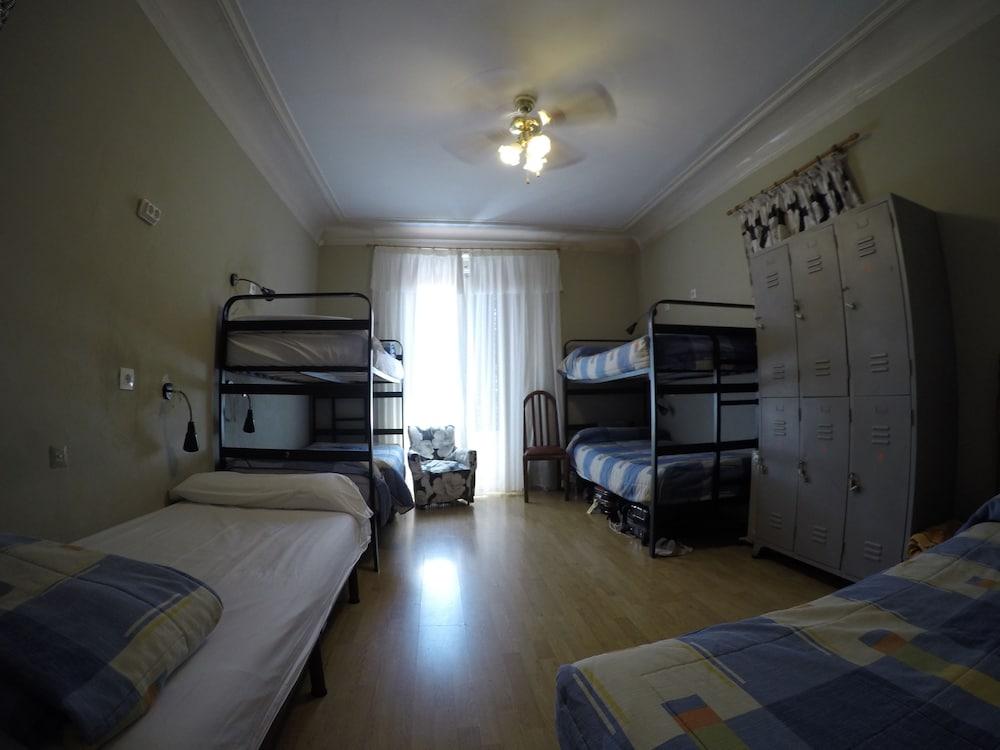 Rc Miguel Angel Hostel Madrid Exterior photo Hostel room in Spain