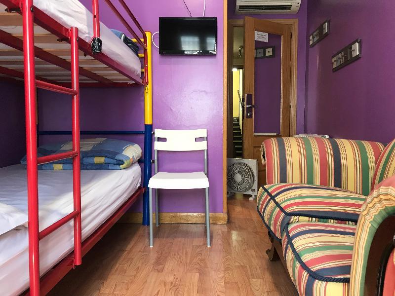 Rc Miguel Angel Hostel Madrid Exterior photo Hostel room in Madrid, Spain